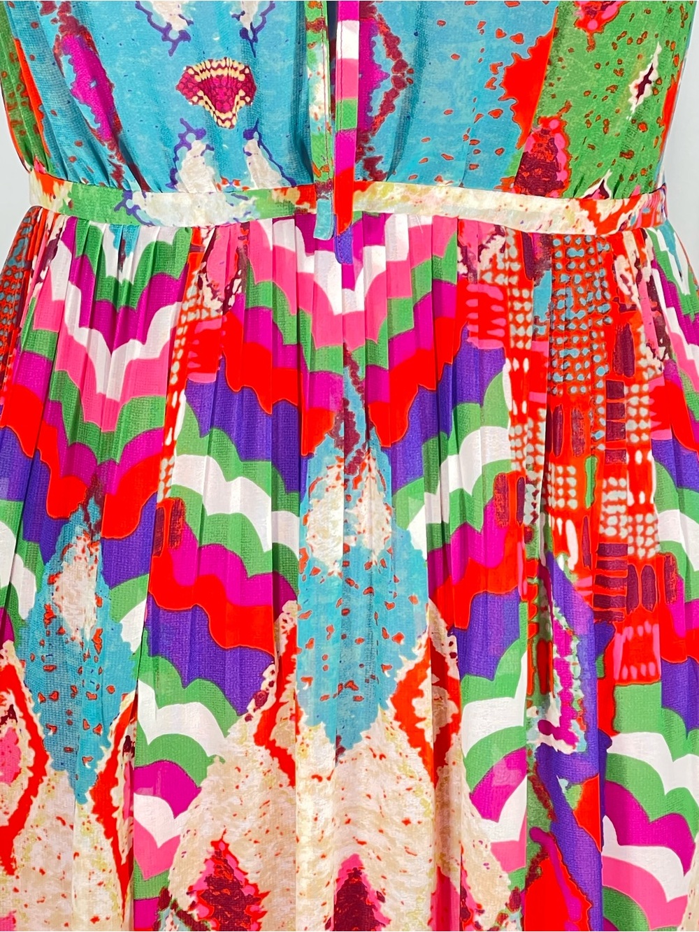 Maeve “Tarana” Multicolor Diamond-Print Halter Maxi Dress. Summer flowy chic - Picture 4 of 9